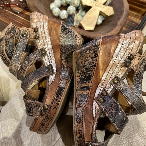 Beautiful Bedstu wedge sandals. - Picture 9 of 11